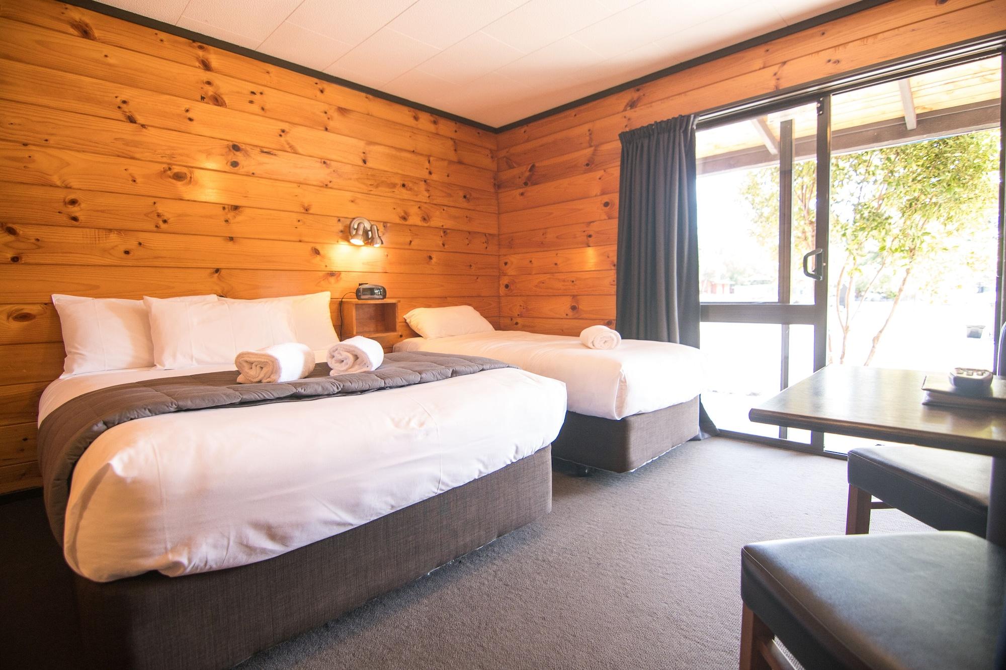 Parklands Motorlodge & Holiday Park Терейнджи Экстерьер фото