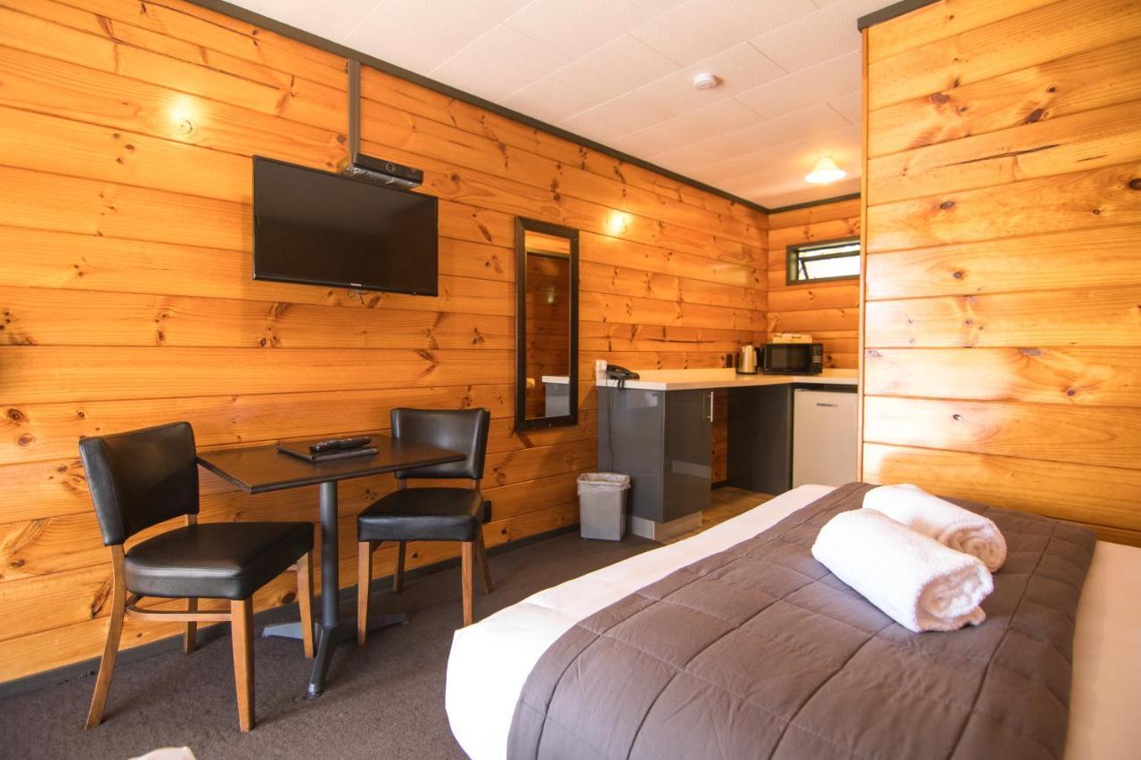 Parklands Motorlodge & Holiday Park Терейнджи Экстерьер фото